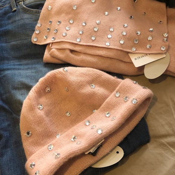 Nwt Cashmere 2 pc winter set holt renfrew - Picture 13 of 14